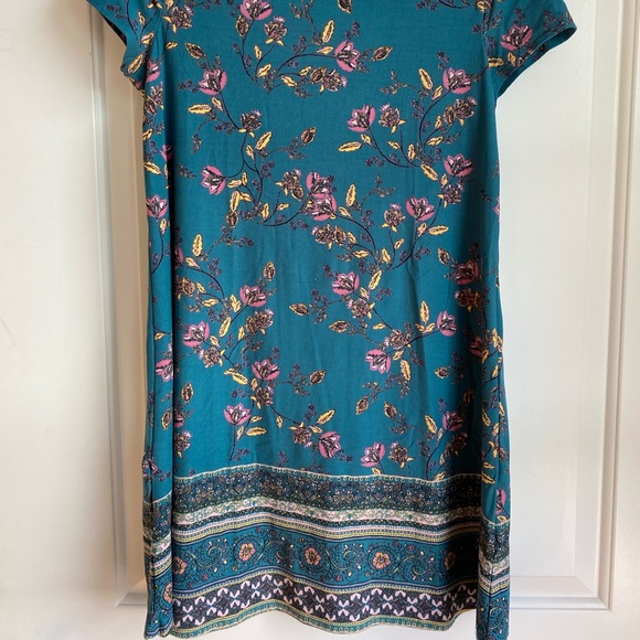 Lilly pulitzer dresses, shirts - Picture 9 of 16